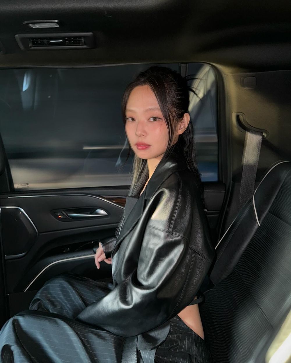 10月回歸出道韓國SOLO歌手懶人包！Jennie、Lisa有望同期推新歌，G-Dragon睽違7年再度發行個人專輯！-10