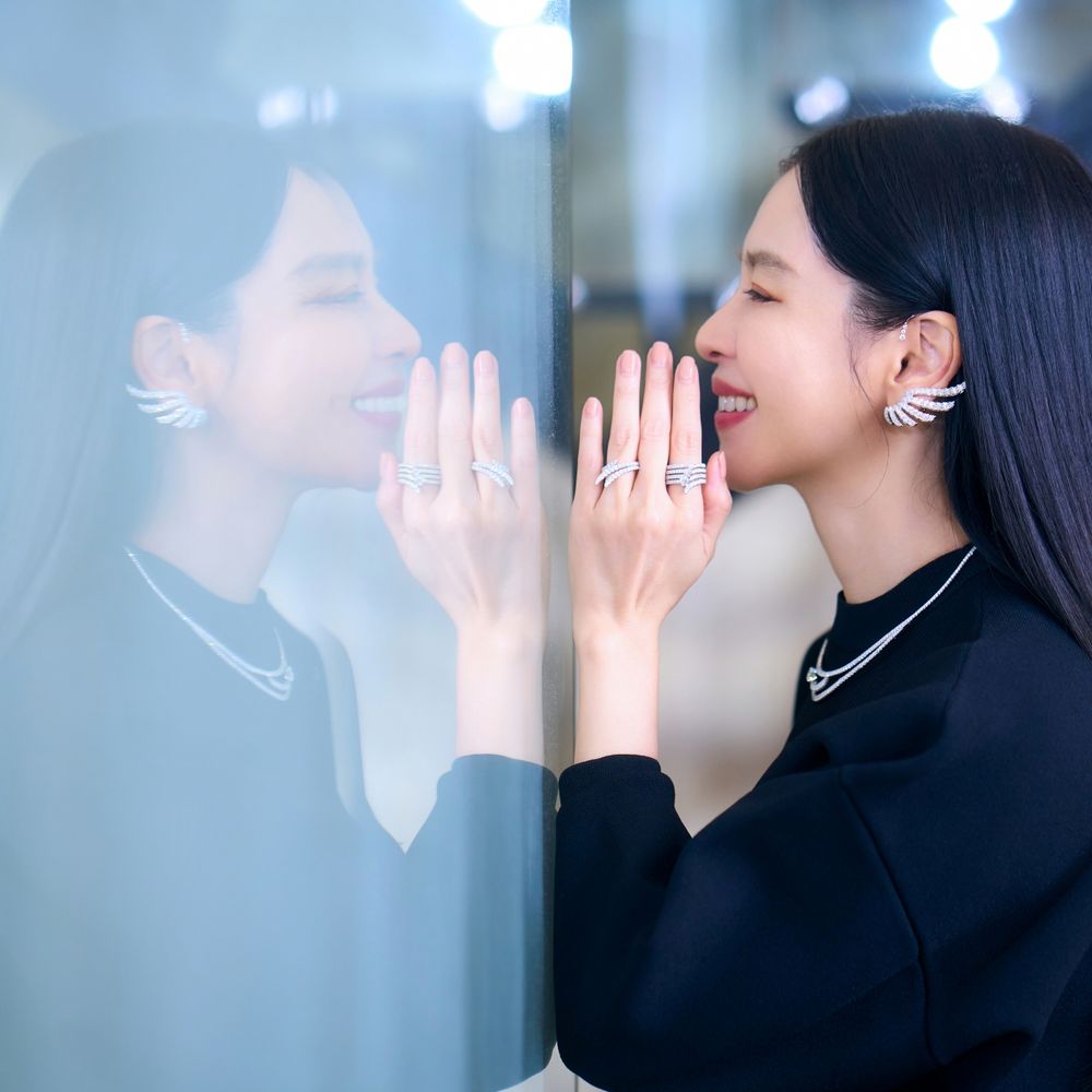 快50歲還是美的像仙女！徐若瑄拍攝珠寶品牌畫報曝光、超緊小V臉根本少女吧！-7