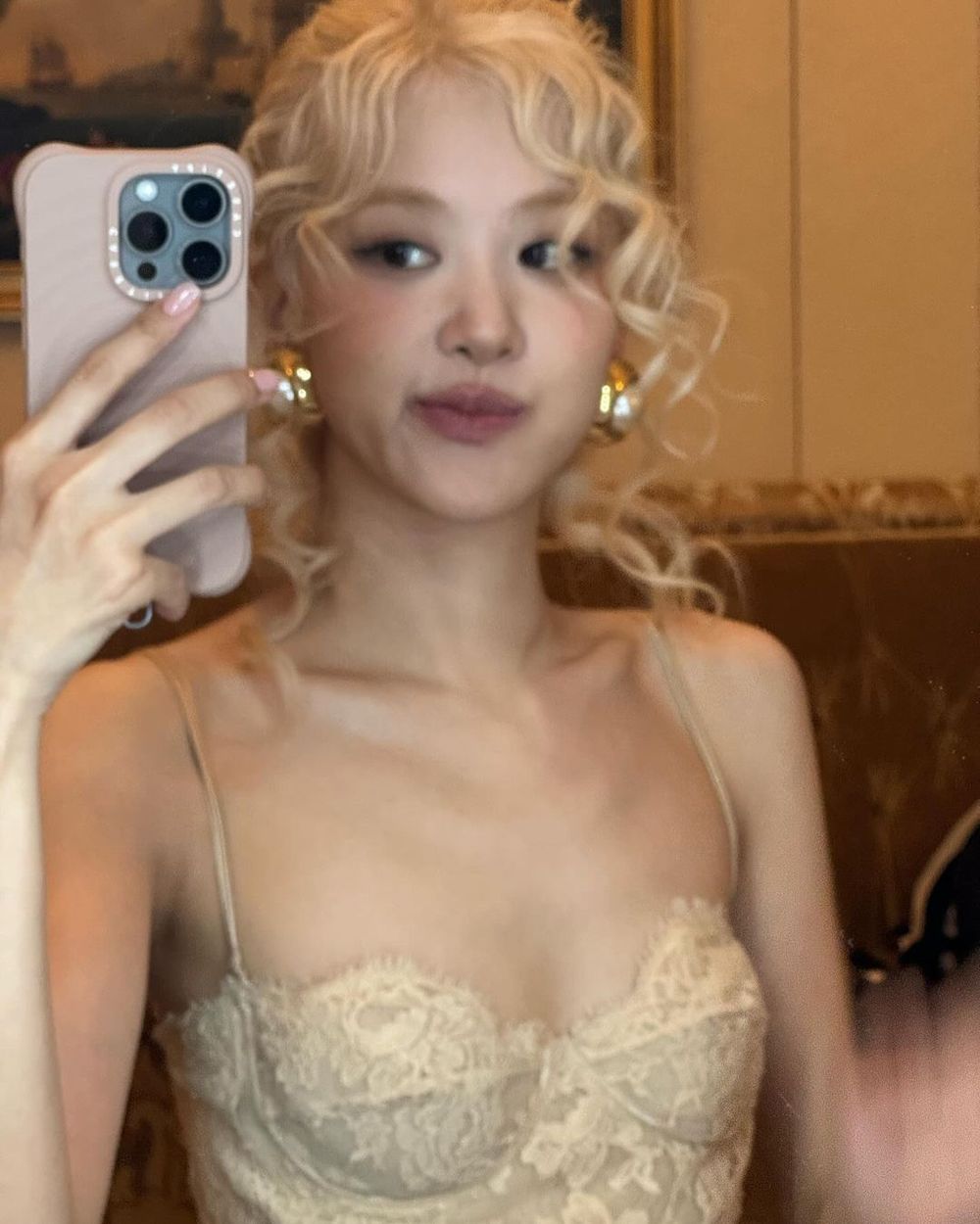 Rosé要回歸了！YSL大秀剛美瘋全網、又宣布簽約大西洋唱片，美貌才華一樣不少！-4