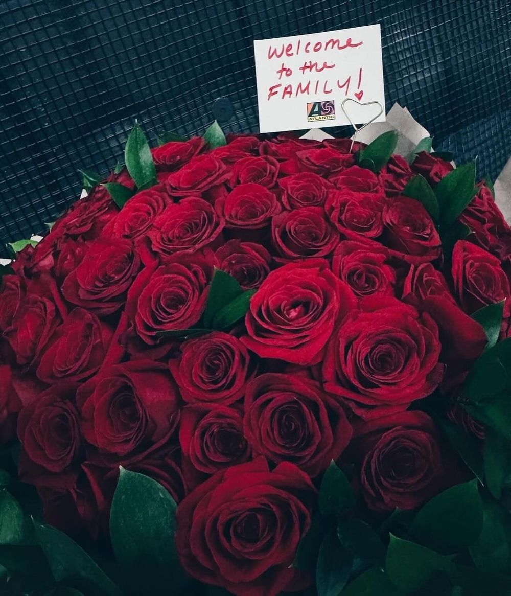 Rosé要回歸了！YSL大秀剛美瘋全網、又宣布簽約大西洋唱片，美貌才華一樣不少！-7