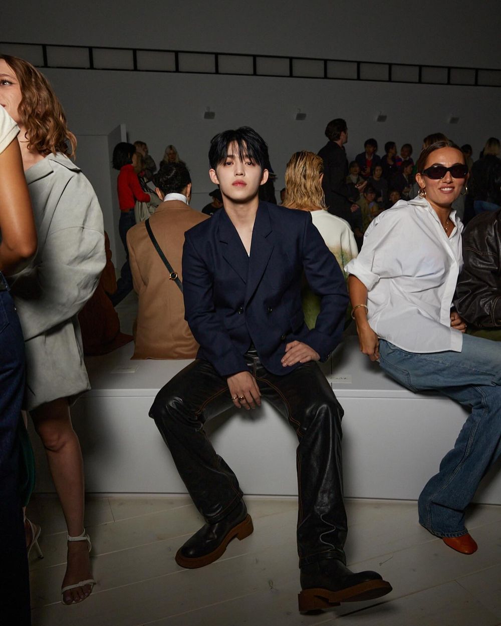 克拉們的隊長大哥來了！S.COUPS降臨Loewe巴黎大秀、性感低胸白背心帥到瘋掉！-2