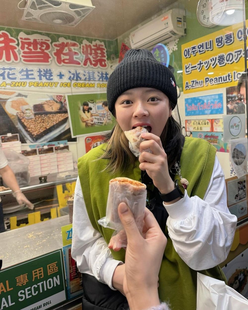 張員瑛也愛吃！盤點5位「香菜教徒」韓星：Jisoo火鍋醬料必加爆香菜、SVT珉奎連香菜蛋糕都愛！-9