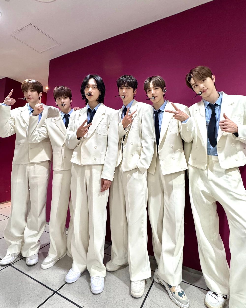 盤點8組帥到不行的韓國男團西裝舞台造型！ENHYPEN全員貴公子帥爆，Stray Kids迷倒百萬粉絲！-16