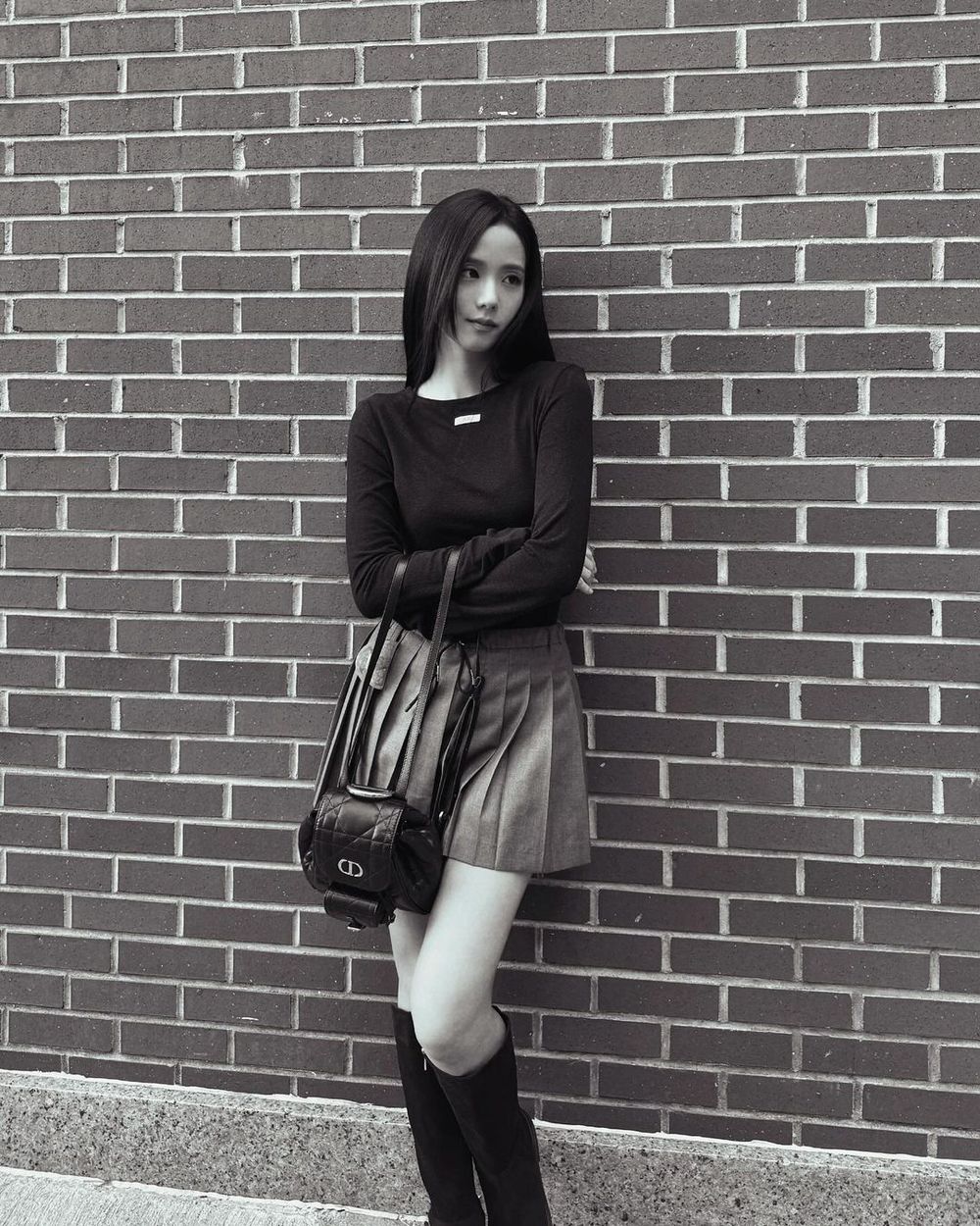DIOR新包太好看～這款根本後背包天花板！迪奧公主Jisoo、Haerin竟然都揹過！-8