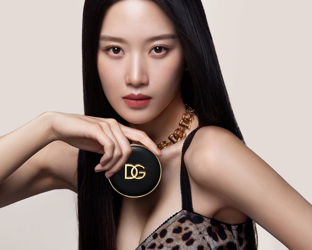文佳煐的奶油絲緞肌！D&G Beauty「玫瑰水光氣墊粉餅」抵台，那精品皮革超奢華，把肌膚寵成無價珍寶！-9