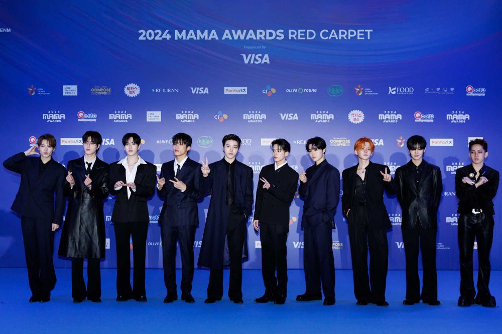 2024韓國MAMA紅毯男神降臨！邊佑錫帥成這樣不合理、TXT完美比例太養眼！-7