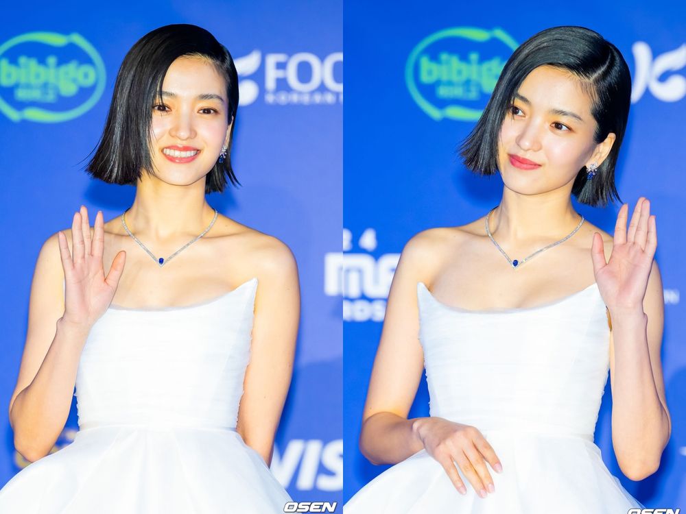 2024MAMA紅毯女神直擊！Karina、Winter「黑洋裝＋亮髮色」艷冠群芳、薇娟黃金馬甲，也太性感！-7