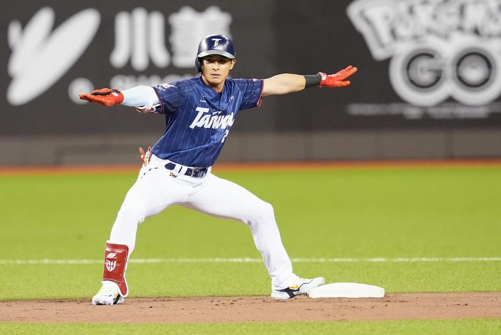 中華隊棒球奪冠！新一代男神隊長「陳傑憲」必知5件事！寵妻魔人、在日本唸高中？！-4