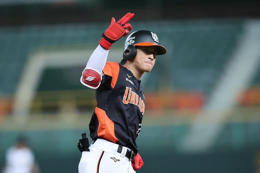 中華隊棒球奪冠！新一代男神隊長「陳傑憲」必知5件事！寵妻魔人、在日本唸高中？！-15