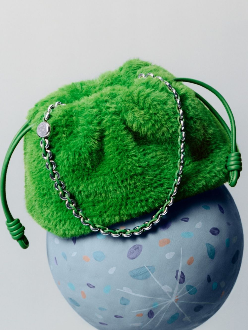LOEWE聖誕限定好逼人！SUNA FUJITA合作款「倉鼠包、鯨魚、兔子圖案」一秒融化！-5