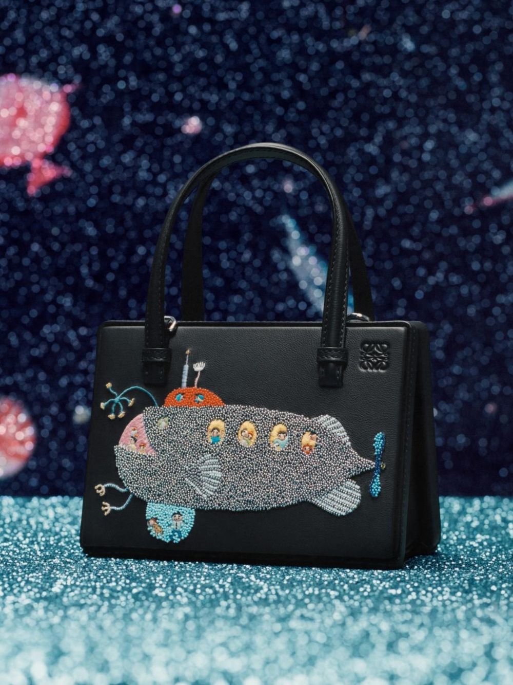 LOEWE聖誕限定好逼人！SUNA FUJITA合作款「倉鼠包、鯨魚、兔子圖案」一秒融化！-7