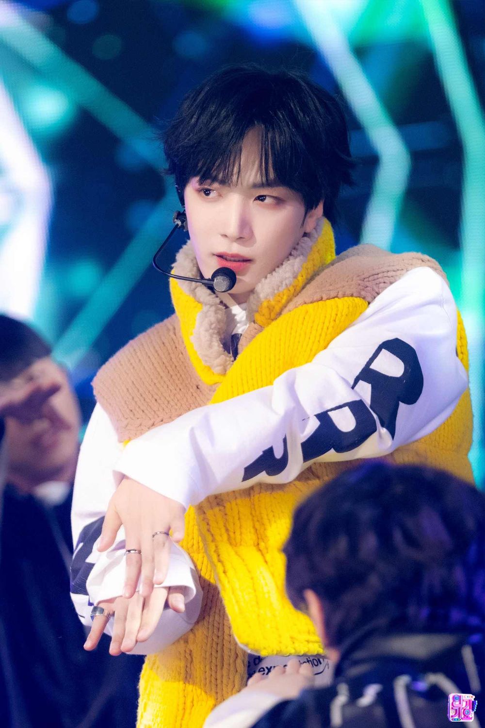韓網熱議7位「恐龍相」KPOP男偶像！東海、元弼被點名，Anton被說是草食性恐龍！-8