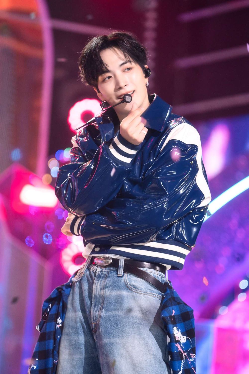 韓網熱議7位「恐龍相」KPOP男偶像！東海、元弼被點名，Anton被說是草食性恐龍！-9