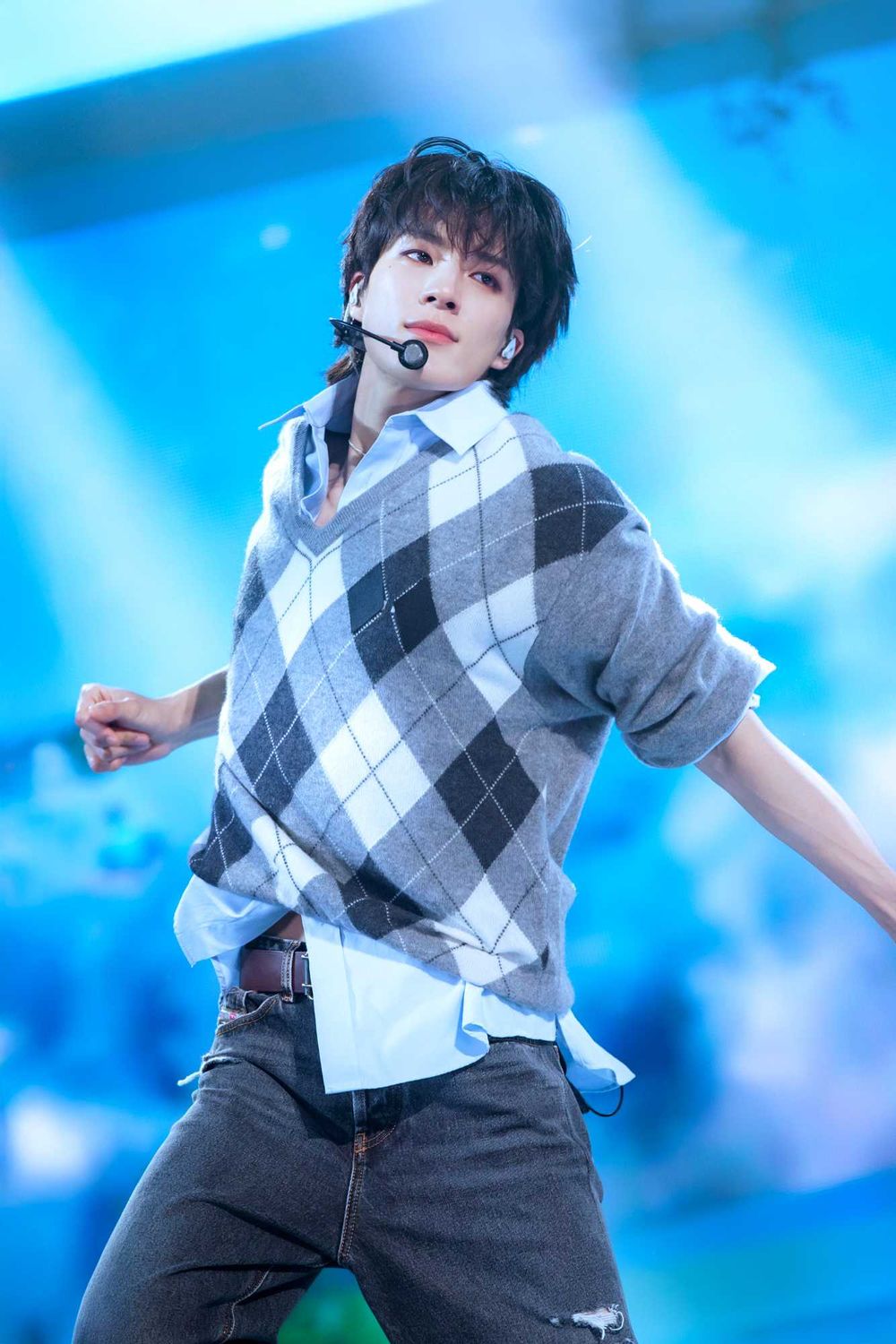 韓網熱議7位「恐龍相」KPOP男偶像！東海、元弼被點名，Anton被說是草食性恐龍！-13