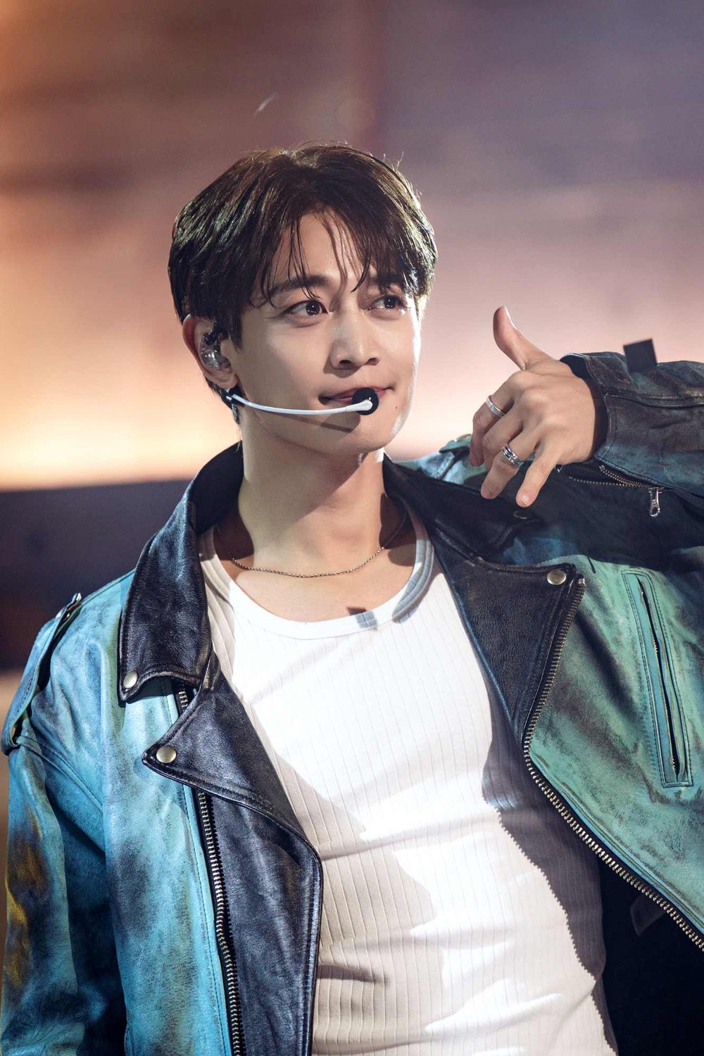 韓網評選7位「濃顏系」帥哥KPOP男偶像！始源、V獲封雕刻美男，S.COUPS混血顏帥度破表！-5