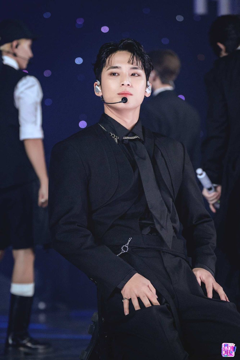 韓網評選7位「濃顏系」帥哥KPOP男偶像！始源、V獲封雕刻美男，S.COUPS混血顏帥度破表！-11