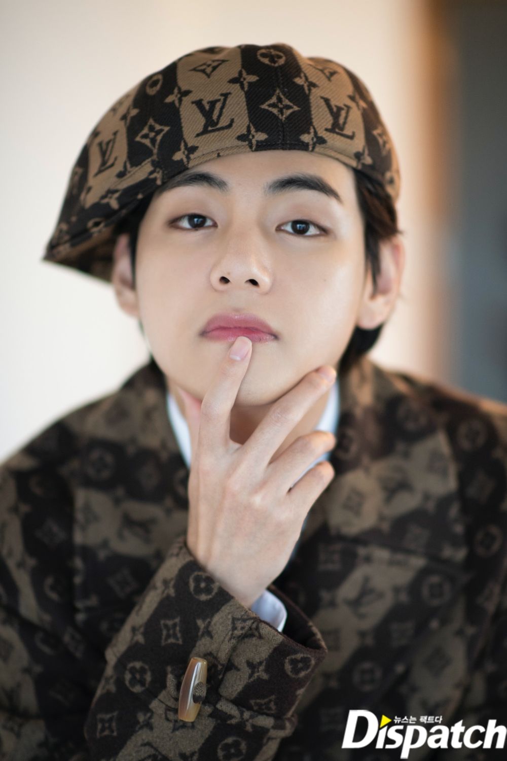 韓網評選7位「濃顏系」帥哥KPOP男偶像！始源、V獲封雕刻美男，S.COUPS混血顏帥度破表！-12