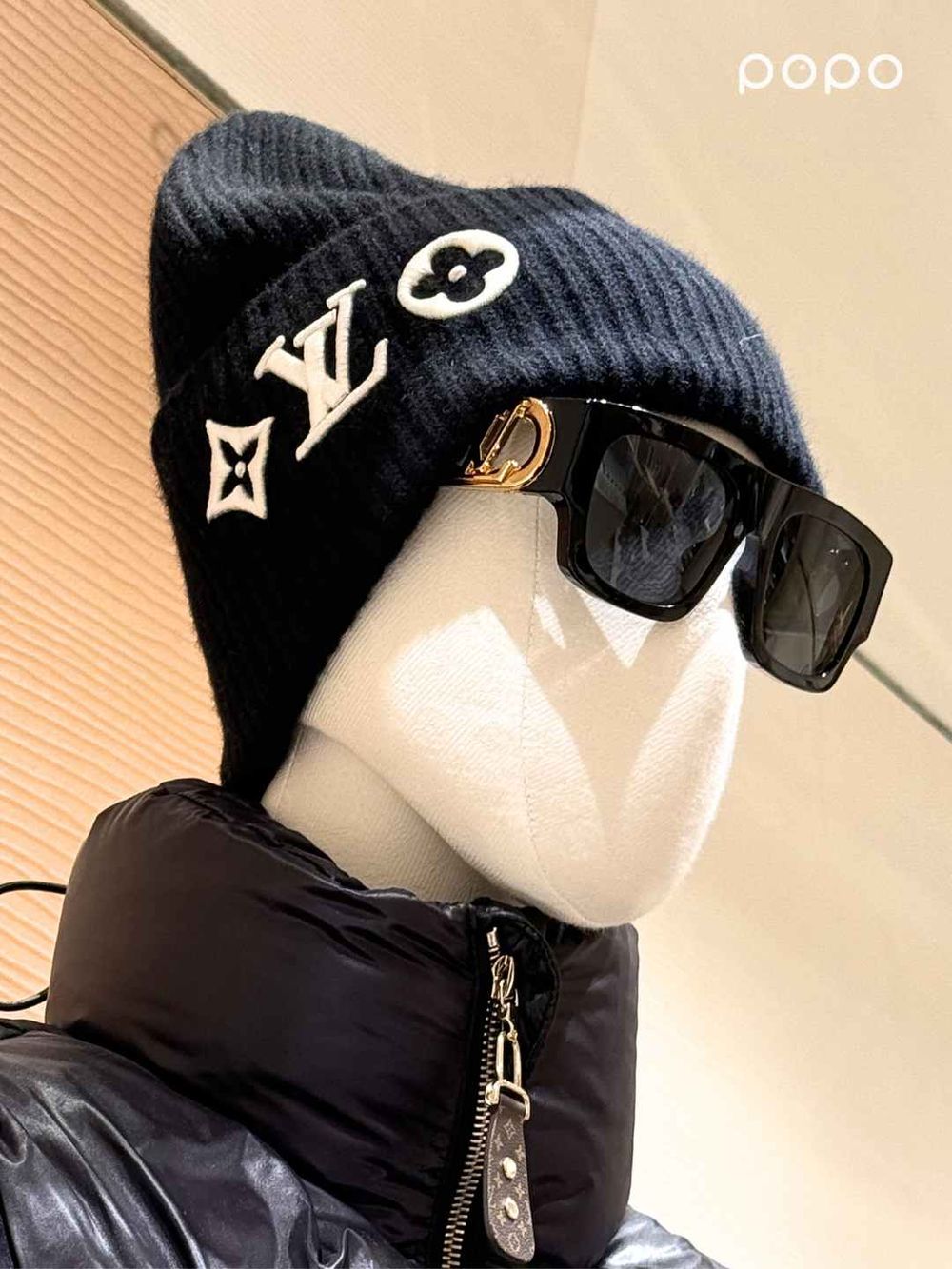 人生值得買一頂！秋冬名牌帽子推薦Top7！香奈兒毛帽被問爆、LV經典款竟一萬多收！-6