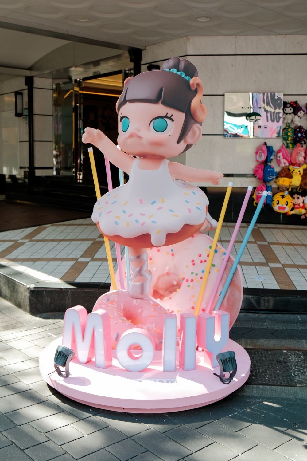 泡泡瑪特超Q快閃店在西門！聖誕老人Molly、薑餅Labubu萌粒開賣，還有超Q巨型聖誕樹要打卡！-12
