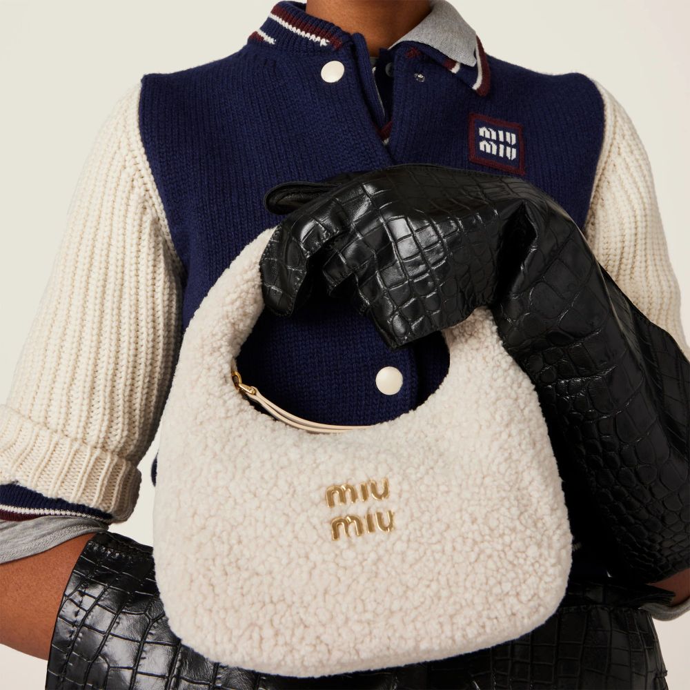Miu Miu冬季新款開外掛！年末女生搶著買5大單品公開！球鞋、髮夾...新價格一次看！-8