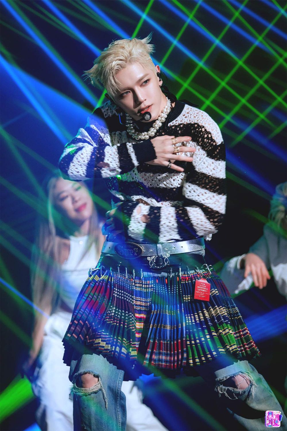 韓國專業舞者評選7位舞蹈線條超美的偶像！Karina舞台焦點，Lisa被封最強舞蹈機器！-15