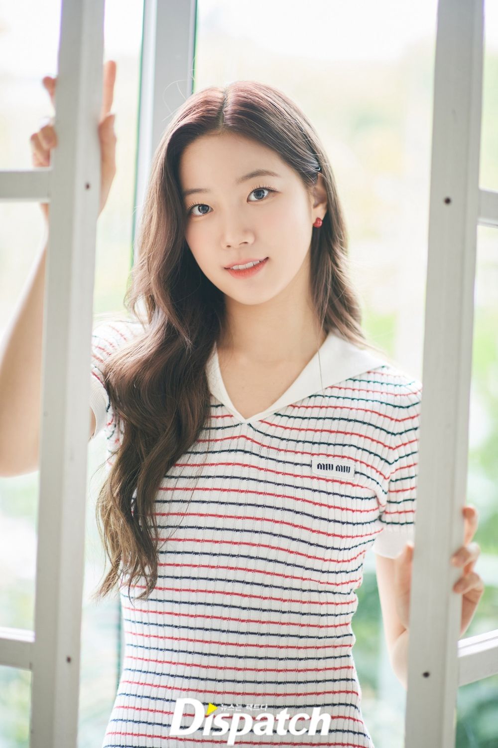 韓網熱議7位「淡顏系美女」KPOP偶像代表！舒華初戀感十足，Winter、Jisoo清純美爆發！-8