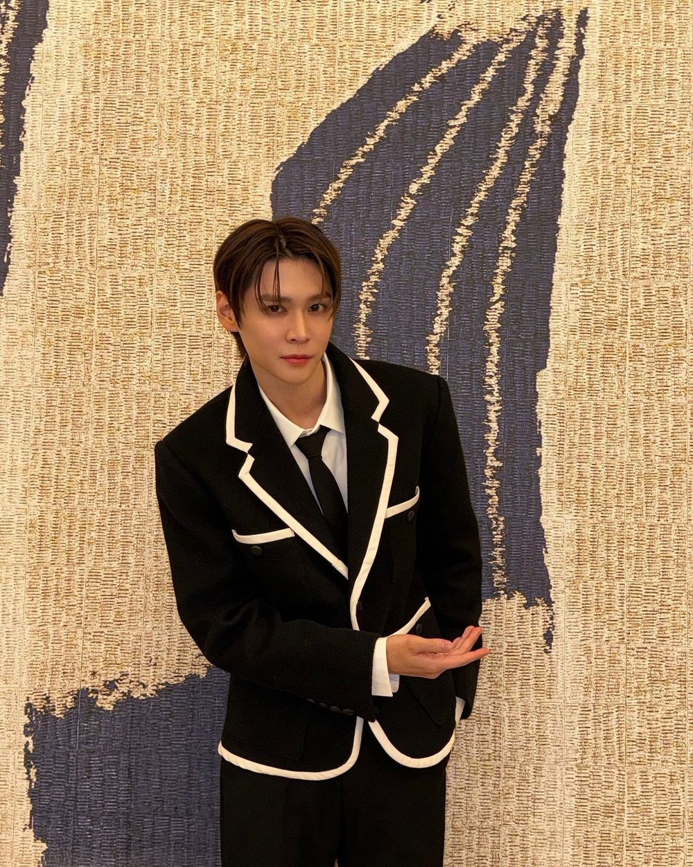 韓網熱議9位「蛇年」出生的KPOP人氣偶像！I.N、杋圭都是01年同齡人！-7