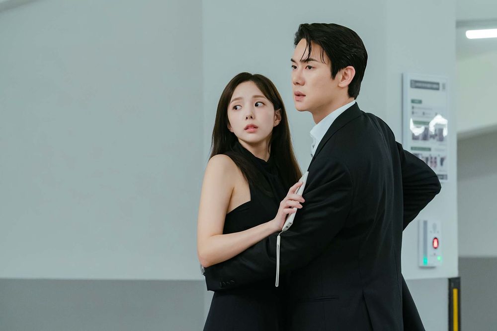 Netflix《現在撥打的電話》女主蔡秀彬「柔弱嬌妻風」太美、劇裡穿的真的都是豪門標配！-5