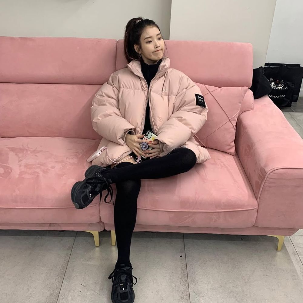 羽絨才不顯腫！6招女愛豆羽絨外套穿搭密技公開！JISOO、金智媛這樣穿臉小又顯瘦！-7
