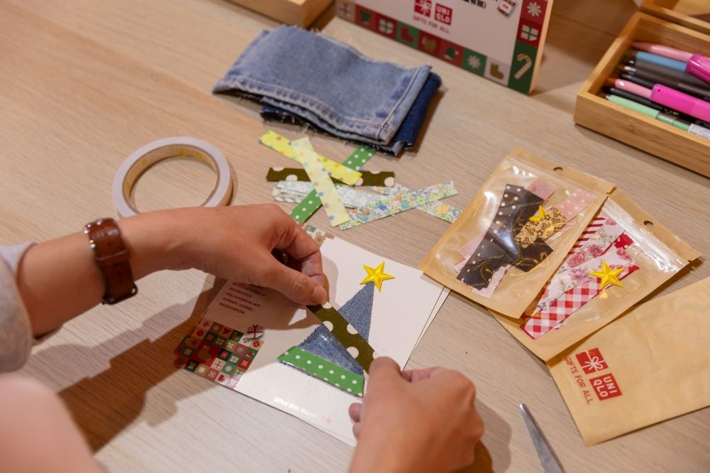 只有三天！UNIQLO夢幻聖誕小屋快閃信義區！禮物裝置、手作聖誕樹小卡...快來朝聖！-9