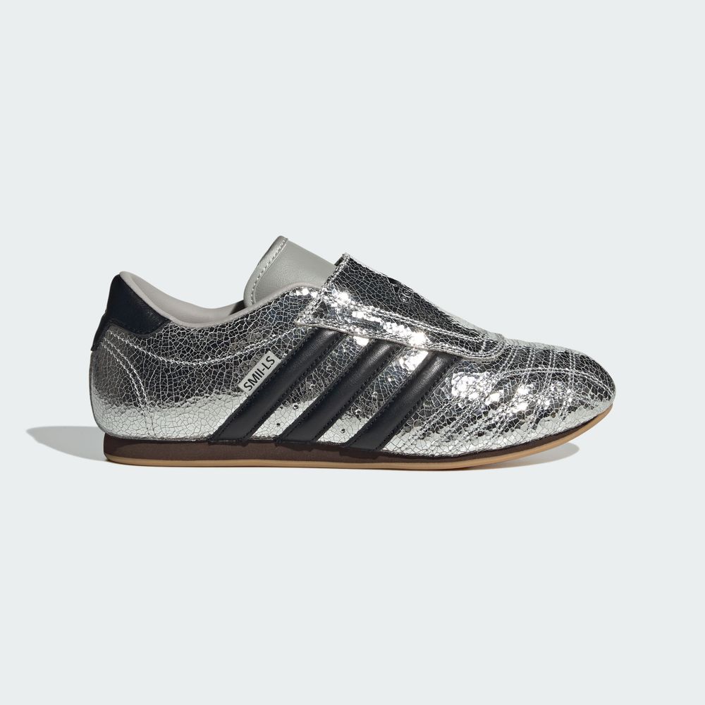 年度大黑馬球鞋「adidas薄底鞋」竟然推出銀灰色超美！年末派對就靠這雙腿又細又直！-13