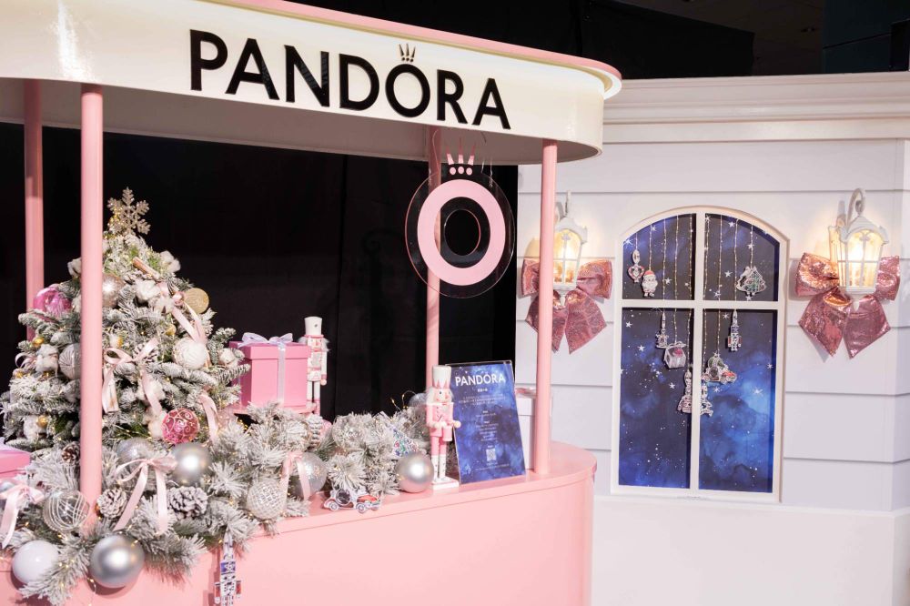 PANDORA聖誕小屋在這！聖誕老人、旋轉木馬吊飾、流星戒指8大聖誕必買商品一次看！-3