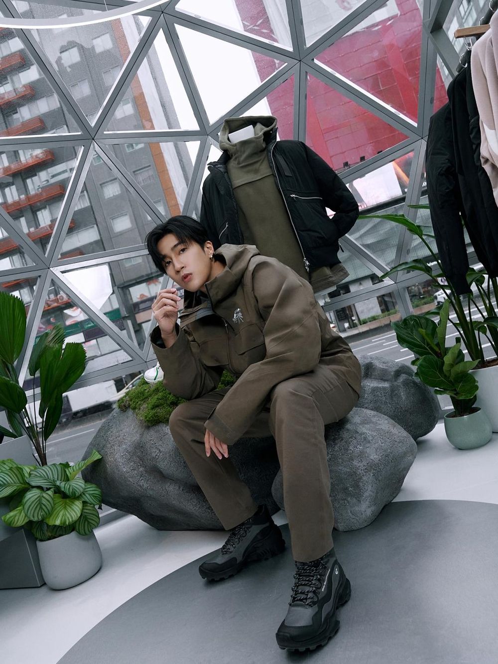 終於等到！ ECCO聯手日本高端品牌White Mountaineering極簡工裝風、內行狂搶！-2