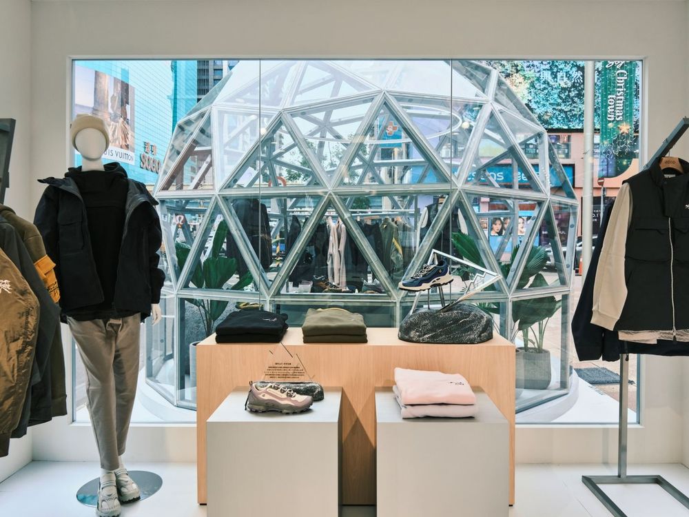 終於等到！ ECCO聯手日本高端品牌White Mountaineering極簡工裝風、內行狂搶！-4