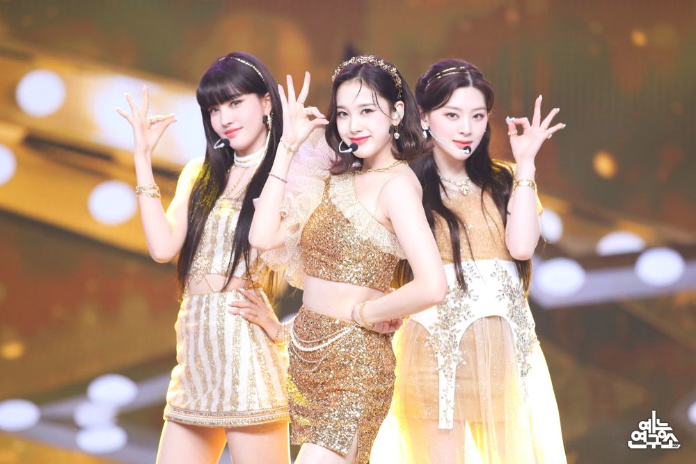 韓網熱議5組最受喜歡的女團百慕達Line！始祖是少女時代，IVE神顏值合體太養眼！-8