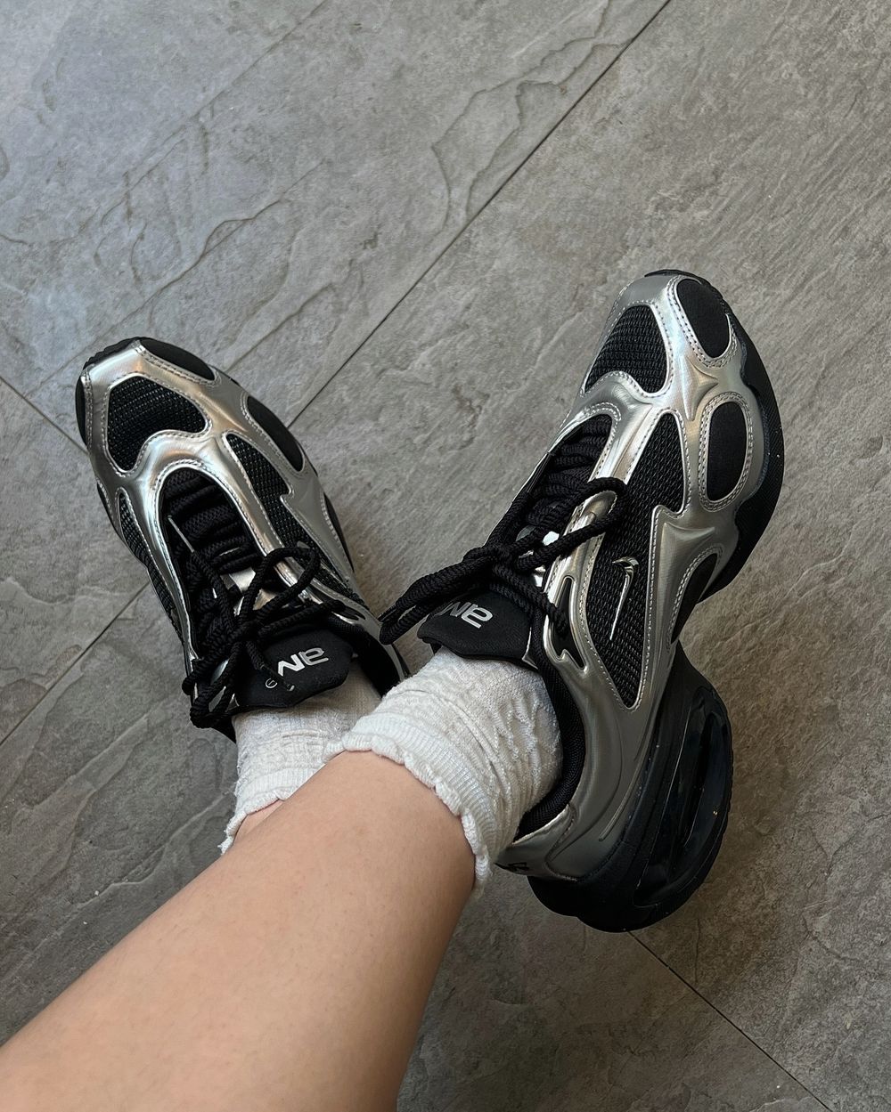 小紅書狂爆！Nike最新女神球鞋Air Max Muse細腿金屬色、一上腳就捨不得脫！-1