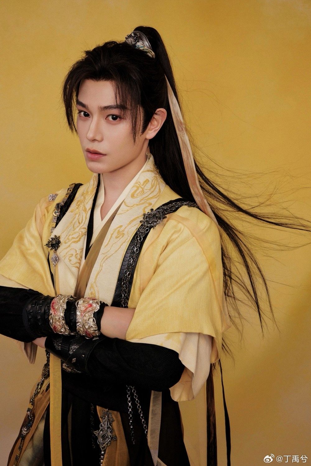 網評2025升咖的陸劇男演員！丁禹兮、李昀鋭漲粉百萬，檀健次演技火爆出圈！-3