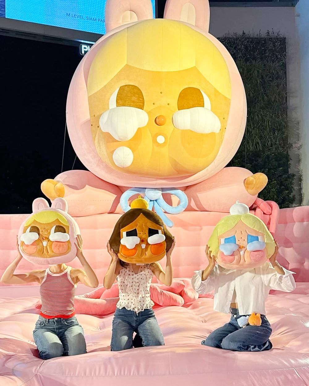 泡泡瑪特接下來要搶這個！Lisa社群狂曬超爆萌「毛絨兔兔CRYBABY」公仔、只有這裡才買得到？-7