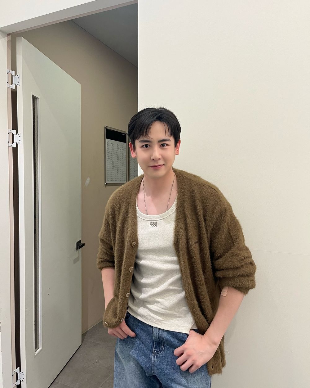 韓網評選7位知名度很高的KPOP外籍男偶像！Jun、王嘉爾人氣高，章昊C位出道引熱議！-13