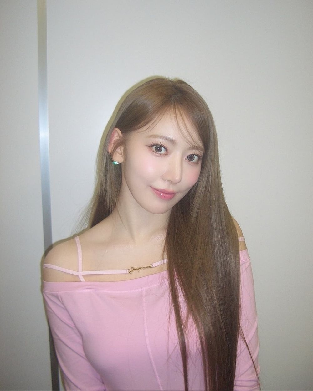 韓網評選7位人氣很高的KPOP外籍女偶像！子瑜、Hanni全上榜，Lisa粉絲數創驚人紀錄！-6