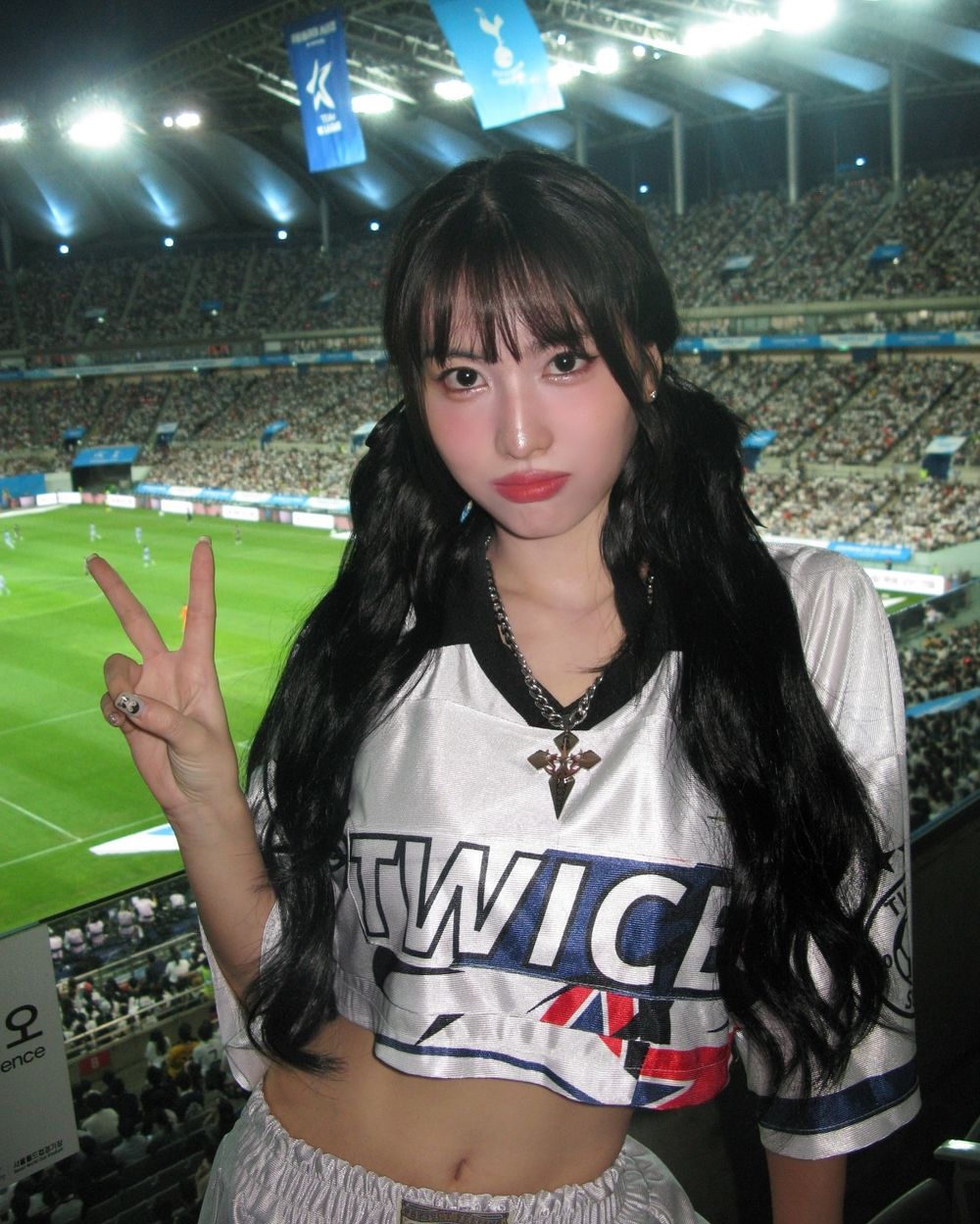 韓網評選7位人氣很高的KPOP外籍女偶像！子瑜、Hanni全上榜，Lisa粉絲數創驚人紀錄！-8