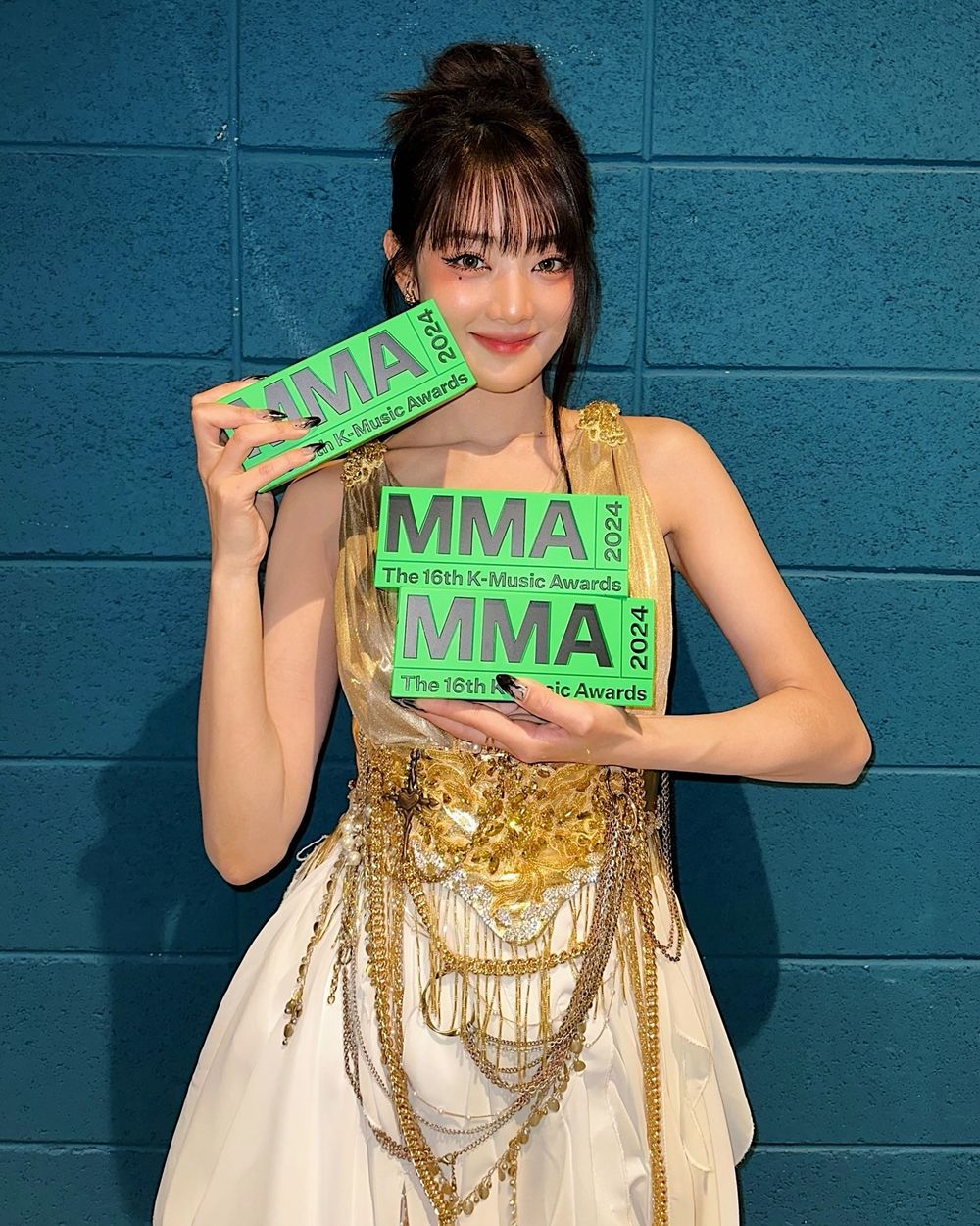 韓網評選7位人氣很高的KPOP外籍女偶像！子瑜、Hanni全上榜，Lisa粉絲數創驚人紀錄！-11
