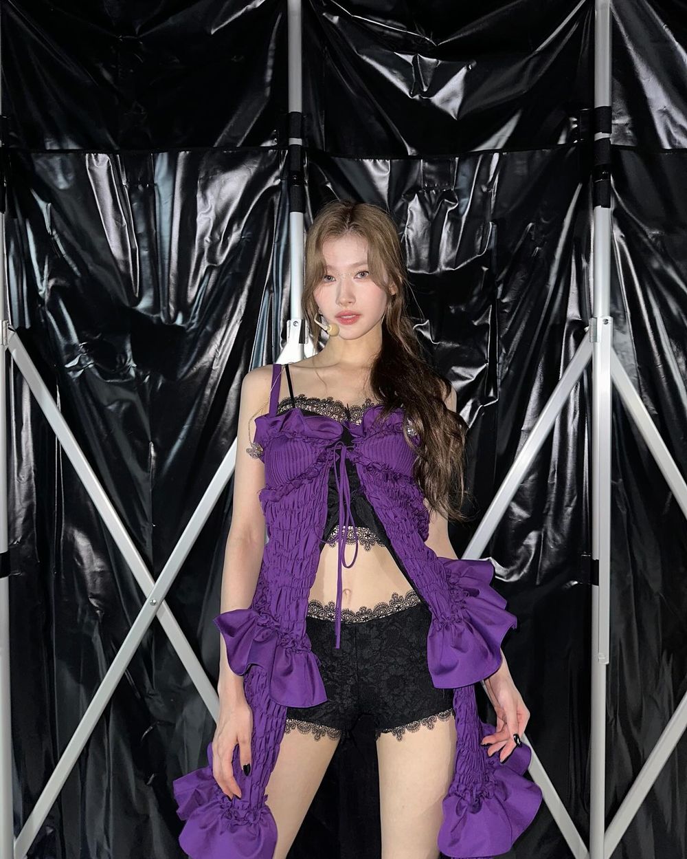 韓網評選7位人氣很高的KPOP外籍女偶像！子瑜、Hanni全上榜，Lisa粉絲數創驚人紀錄！-13