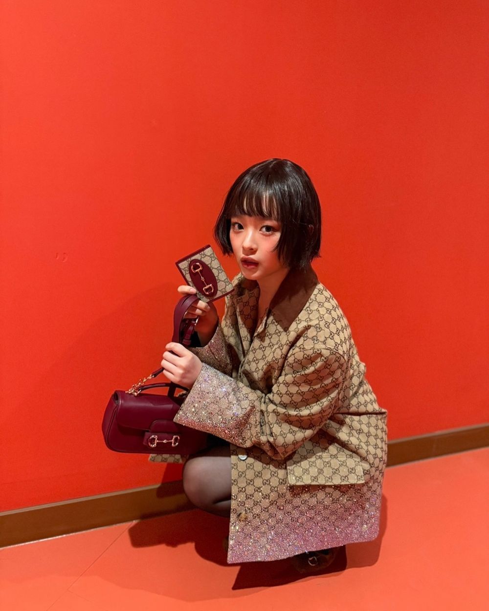 韓網評選7位人氣很高的KPOP外籍女偶像！子瑜、Hanni全上榜，Lisa粉絲數創驚人紀錄！-15