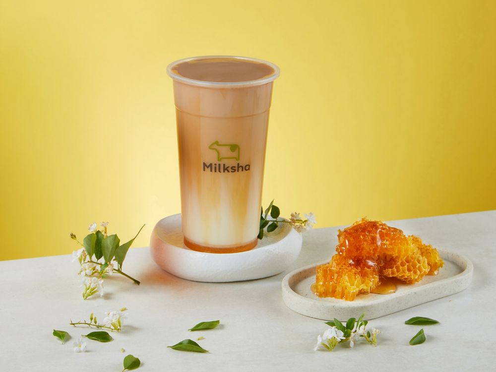 2025迷客夏必喝推薦！全新「就是蜂蜜拿鐵、蜂蜜黑糖粉粿」療癒登場、買還送超萌蜜蜂杯套！-3