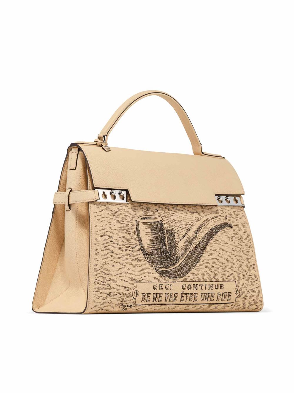 2025新年必訪夢幻快閃店！DELVAUX超現實特展「巨大青蘋果」空降信義區這裡！-14