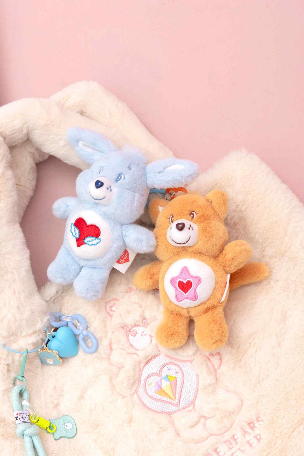 心臟爆擊！Grace GiftＸCare Bears推出六款盲盒！小熊玩偶吊飾共27款等你來收藏！-5