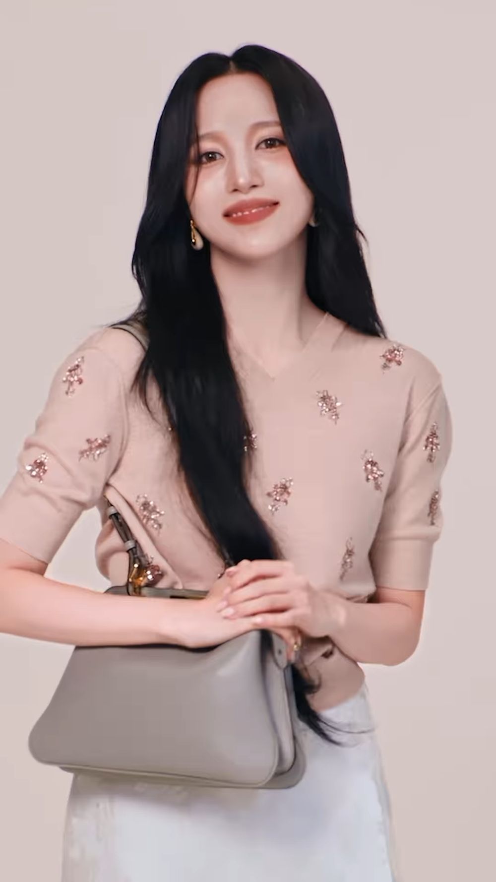 ONCE終於等到了！TWICE Mina名井南正式拿下FENDI代言！無法忽視的高貴感、真的太適合代言奢牌！-5