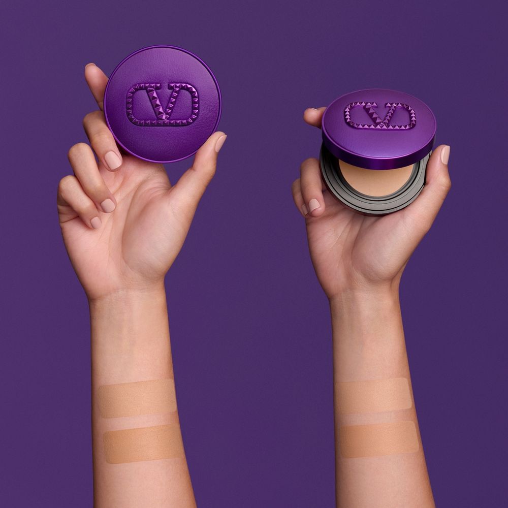 2025新年限定精品彩妝！VALENTINO BEAUTY高訂鉚釘唇膏、高訂光感氣墊粉餅...，掀起一場浪漫紫爆！-10