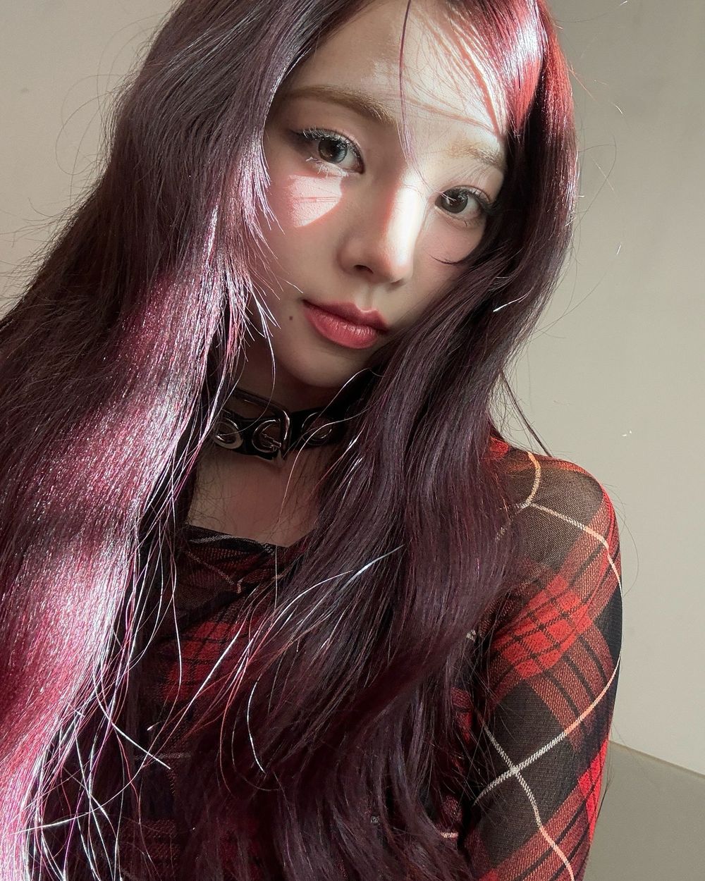 韓網熱議6位臉上痣很好看的女偶像！張員瑛、Minnie眼下淚痣電力十足，Karina嘴邊痣太有魅力！-5